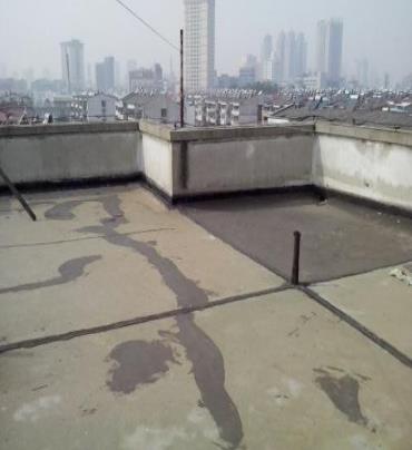 章贡漏水维修 楼顶漏水是什么原因，楼顶漏水维修方法是什么?